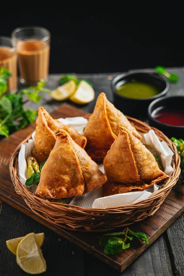 Samosa Barish and Bhajjis. And Other Monsoon Foods we Love The Feel Good Moments